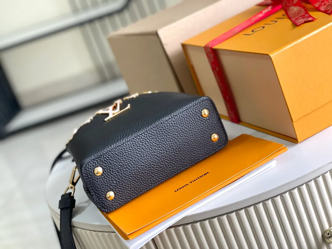 All Categories 💚 Authentic Grade Bags 💚 LV 2026 New LV Top Replica Crossbody Shoulder Bag