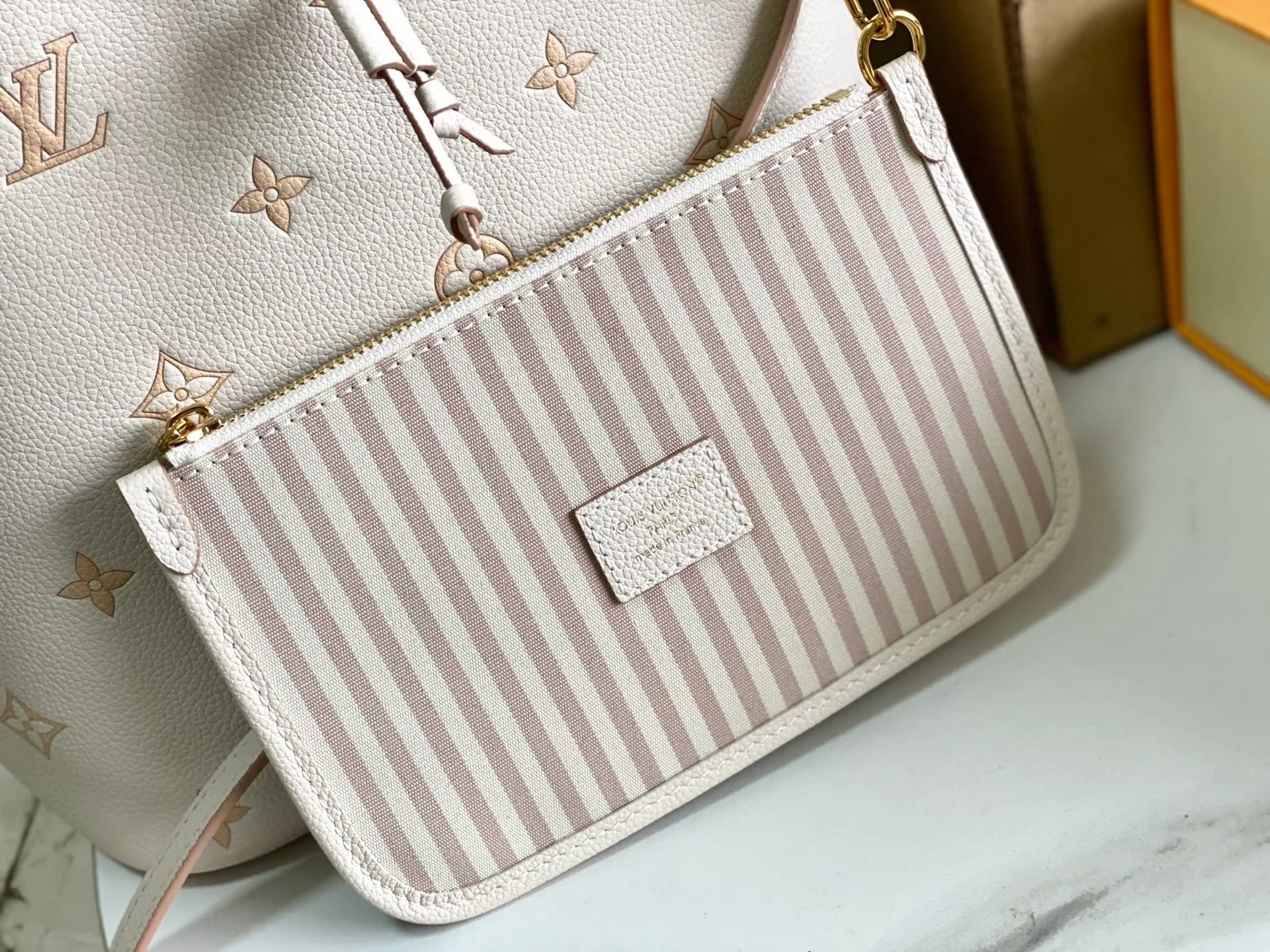 All Categories 💚 Authentic Grade Bags 💚 LV 2026 New LV Top Replica Crossbody Shoulder Bag