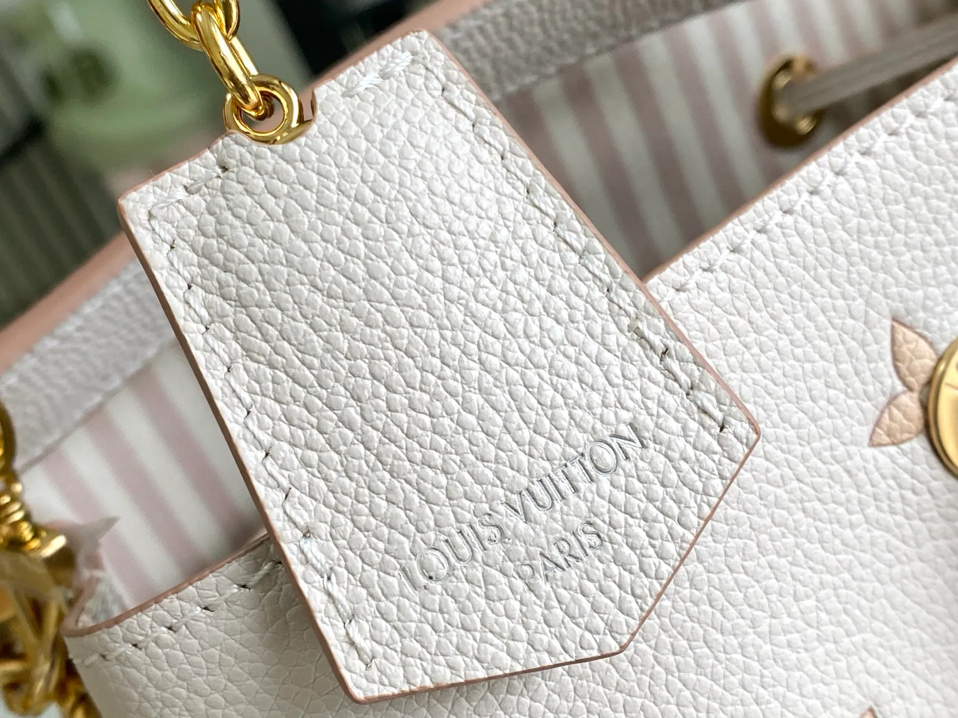All Categories 💚 Authentic Grade Bags 💚 LV 2026 New LV Top Replica Crossbody Shoulder Bag