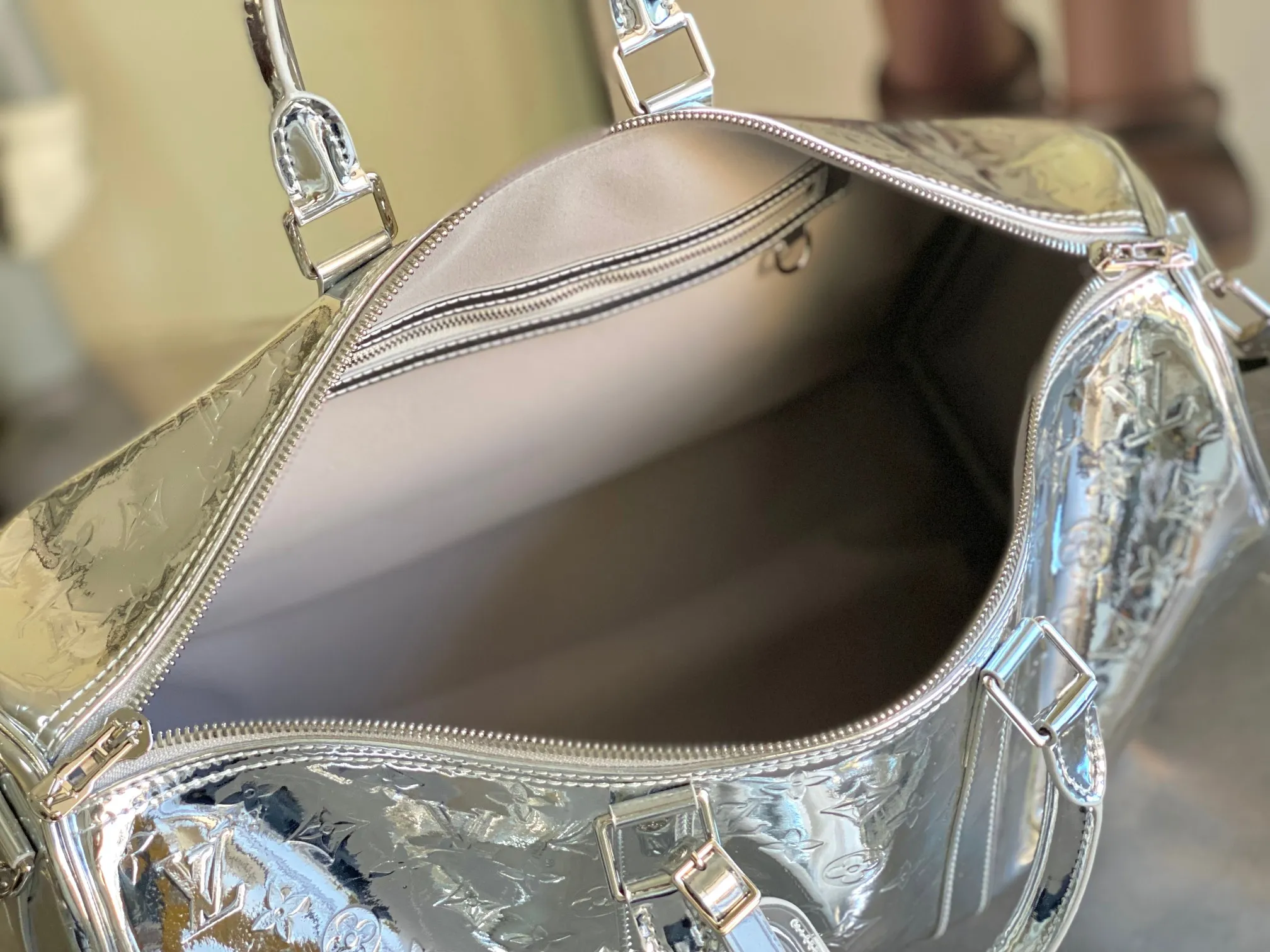 All categories 💚 Authentic bags 💚 LV LV new travel bag