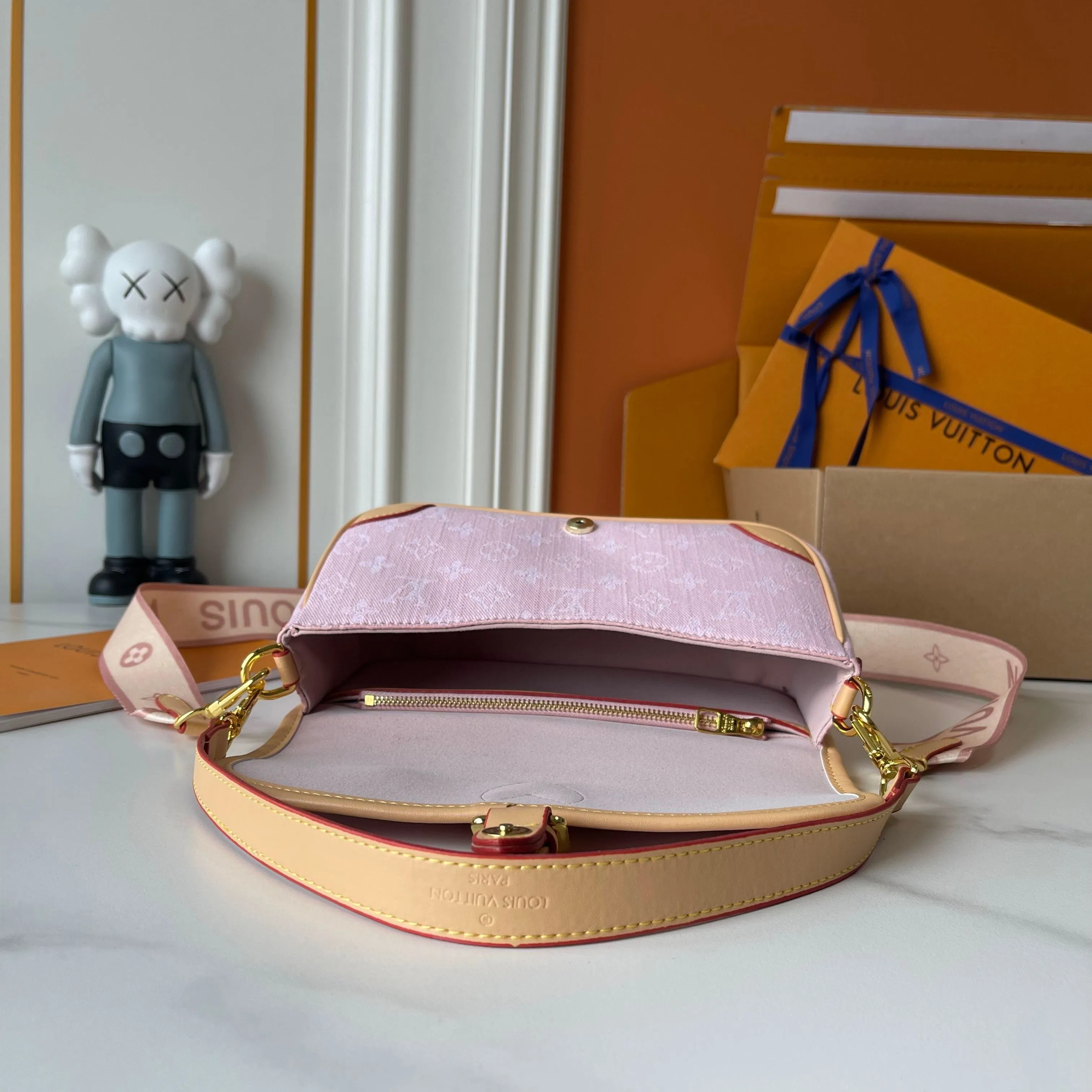 All Categories Official Website "Brand Women's Bags" Women's Bags 💙 LV 2025 New LV Crossbody Bag