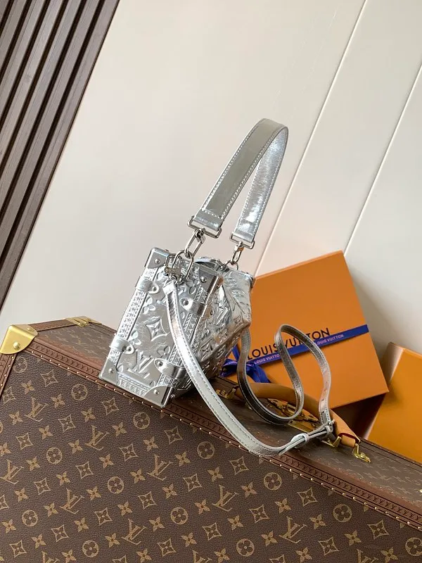 All Categories Official Website "Brand Women's Bags" Women's Bags 💙 LV 2026 New LV Crossbody Bag