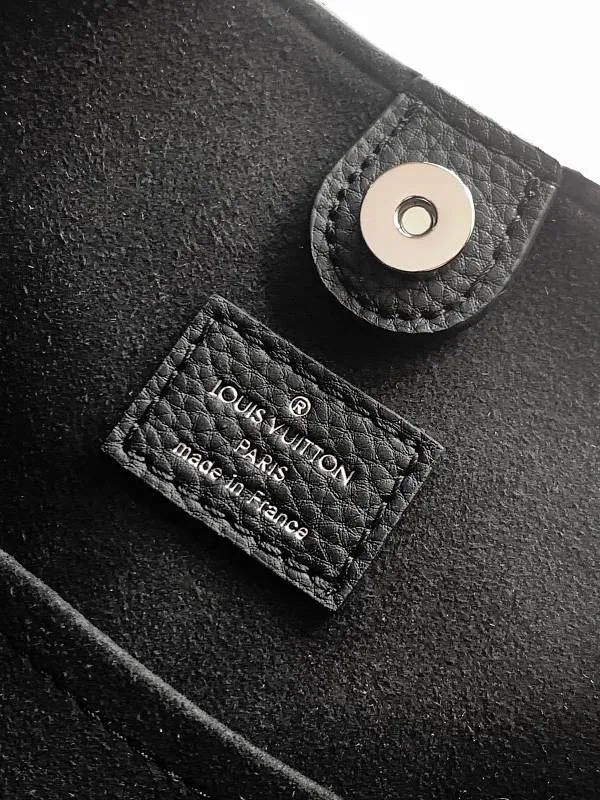 All Categories Official Website "Brand Women's Bags" Women's Bags 💙 LV 2026 New LV Crossbody Bag