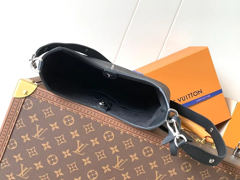All Categories Official Website "Brand Women's Bags" Women's Bags 💙 LV 2026 New LV Crossbody Bag