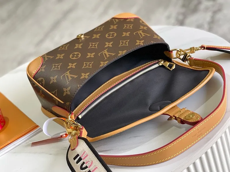 All Categories 💚 Authentic Grade Bags 💚 LV 2026 New LV Top Replica Crossbody Shoulder Bag