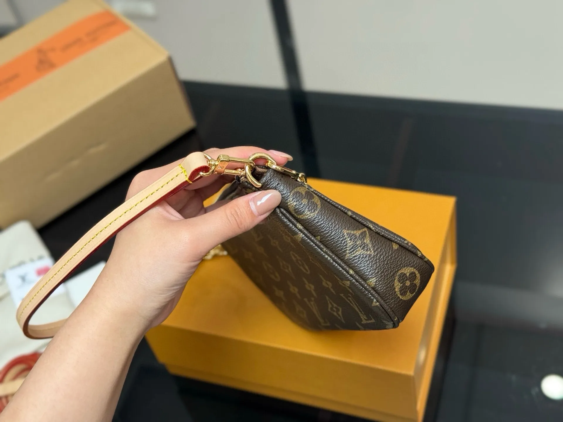 All categories Official website "Brand Women's Bags" Women's Bags 💙 LV 2025 new LV armpit bag