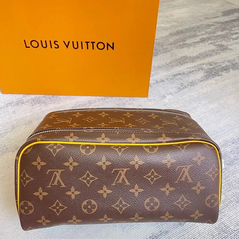 All categories Official website "Brand Women's Bags" Women's Bags 💙 LV 2025 new LV toiletry bag
