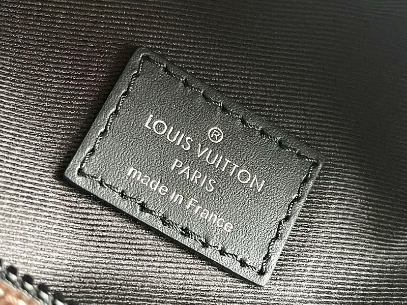 All categories 💚 Authentic bags 💚 LV 2026 new LV top replica clutch bag