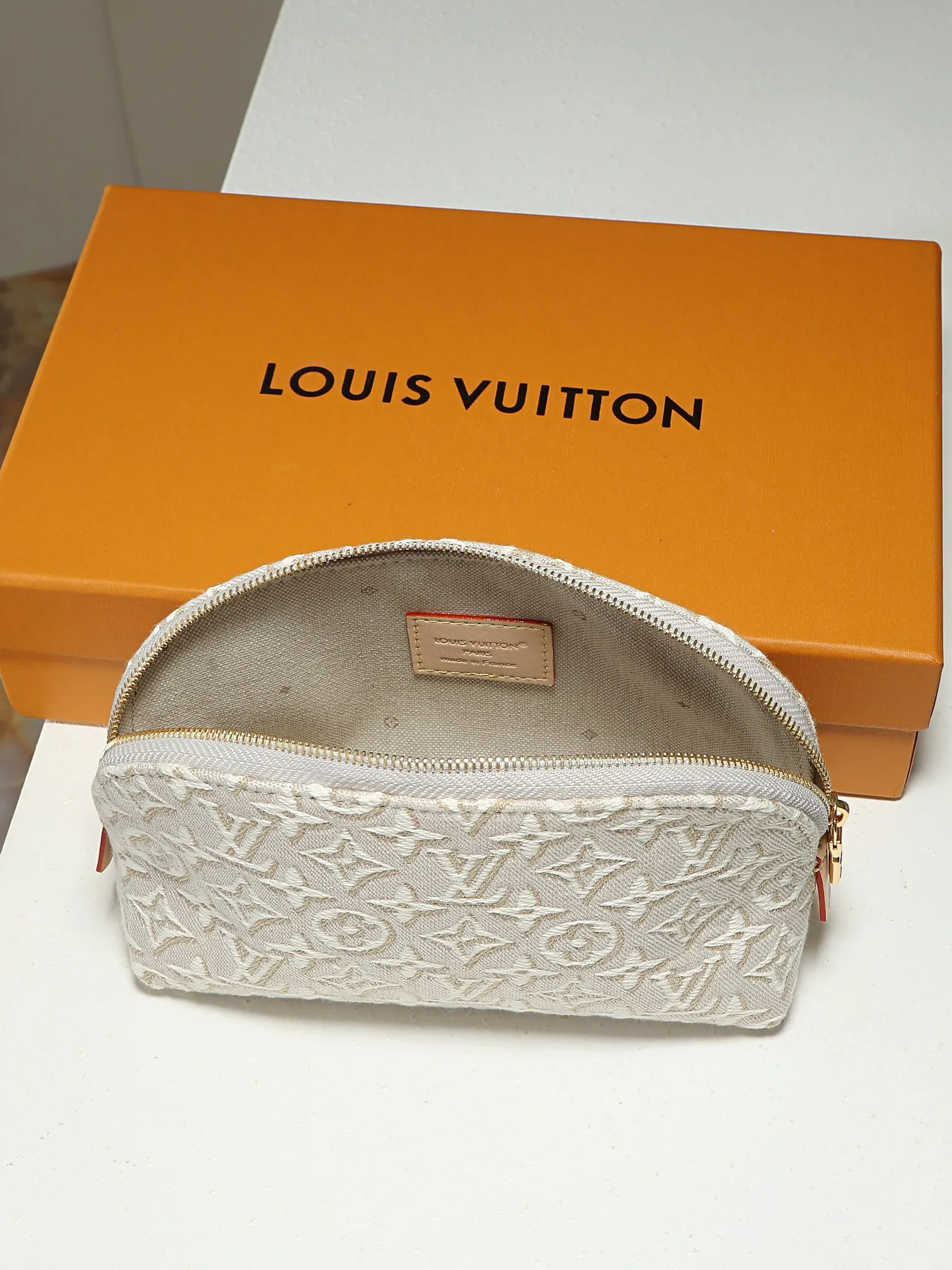 All Categories Official Website "Brand Women's Bags" Women's Bags 💙 LV 2026 New LV Cosmetic Bag
