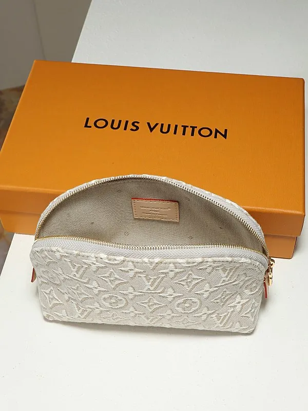 All Categories Official Website "Brand Women's Bags" Women's Bags 💙 LV 2026 New LV Cosmetic Bag