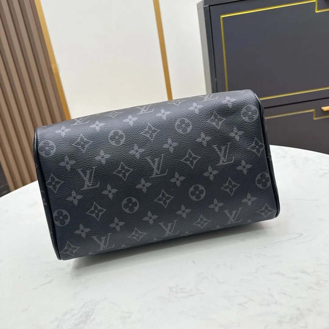 All categories Official website "Brand Women's Bags" Women's Bags 💙 LV 2024 official website new LV toiletry bag