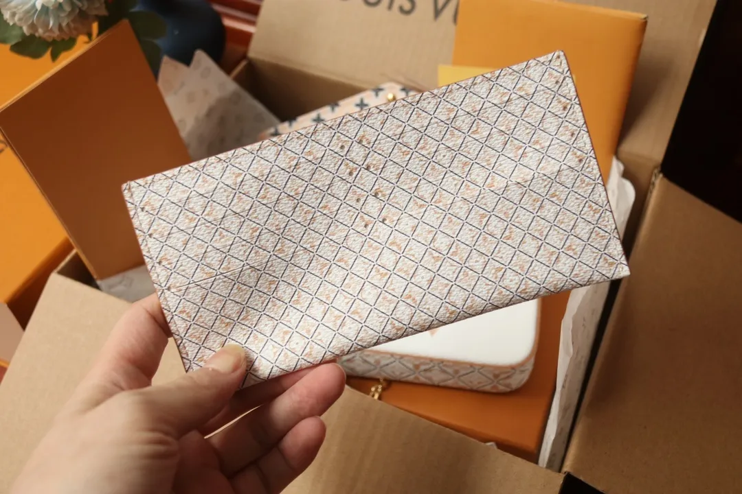 All Categories Official Website "Brand Women's Bags" Women's Bags 💙 LV 2024 New LV Crossbody Bag