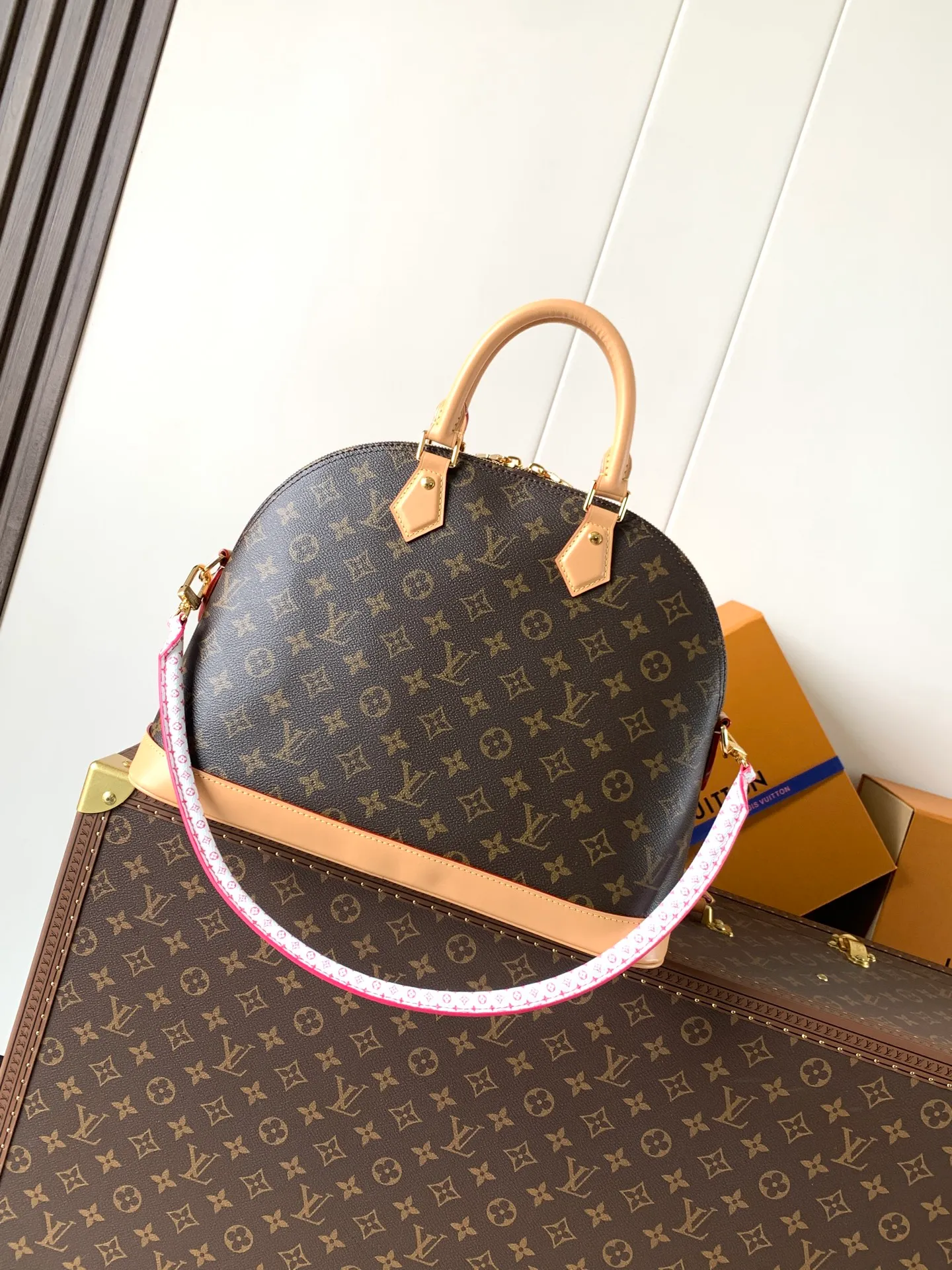 All categories Official website "Brand Women's Bags" Women's Bags 💙 LV 2026 new LV hand-held crossbody bag