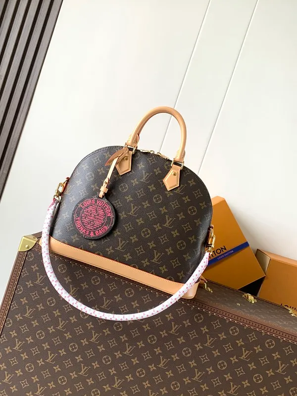 All categories Official website "Brand Women's Bags" Women's Bags 💙 LV 2026 new LV hand-held crossbody bag