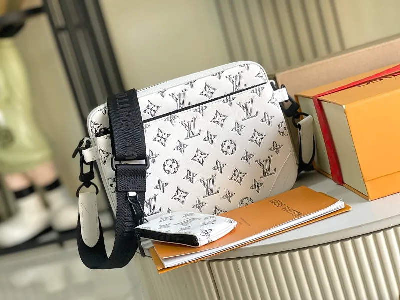 All Categories 💚 Authentic Grade Bags 💚 LV 2026 New LV Top Replica Crossbody Shoulder Bag