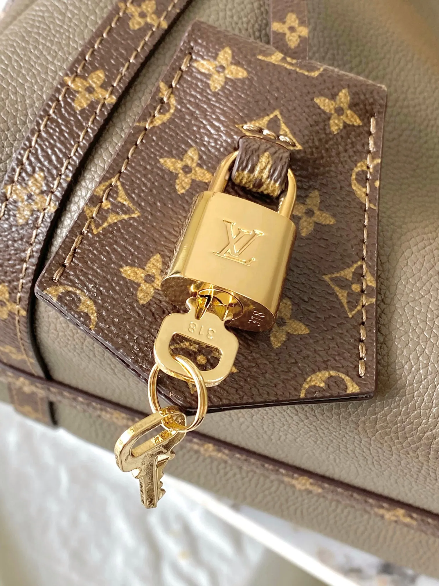All Categories Official Website "Brand Women's Bags" Women's Bags 💙 LV 2026 New LV Crossbody Bag