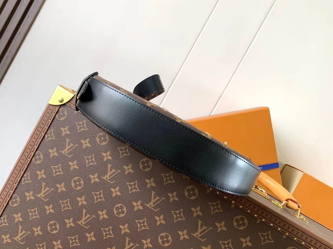 All categories Official website "Brand Women's Bags" Women's Bags 💙 LV 2025 new LV armpit bag