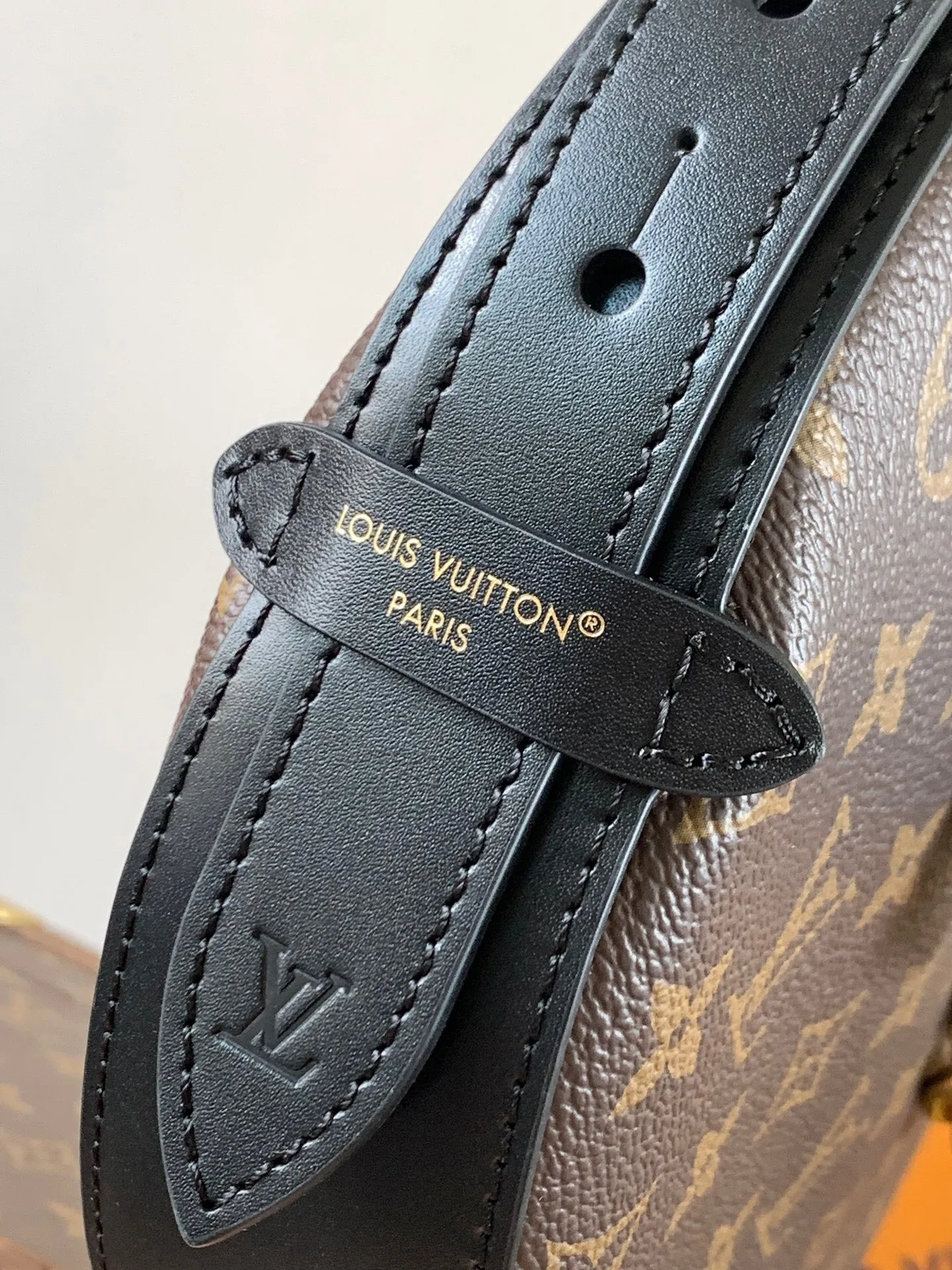 All categories Official website "Brand Women's Bags" Women's Bags 💙 LV 2025 new LV armpit bag