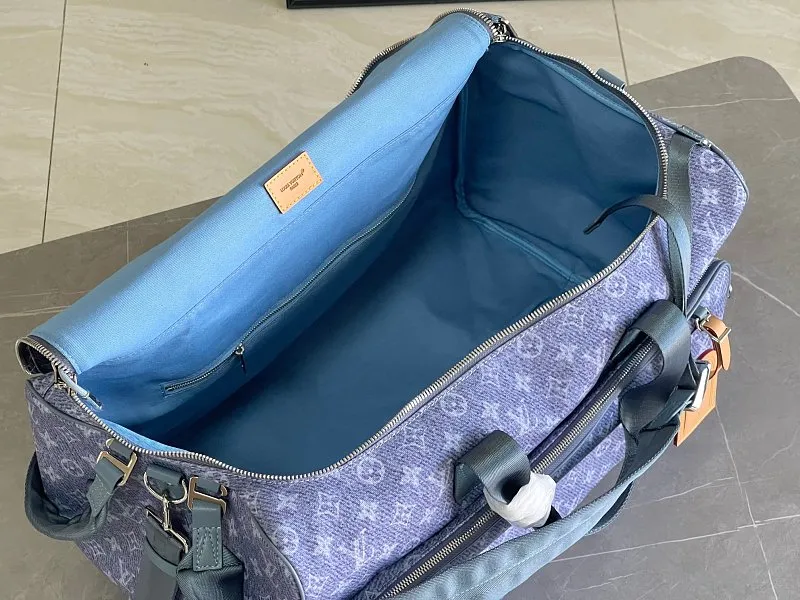 All categories 💚 Authentic bags 💚 LV LV new travel bag
