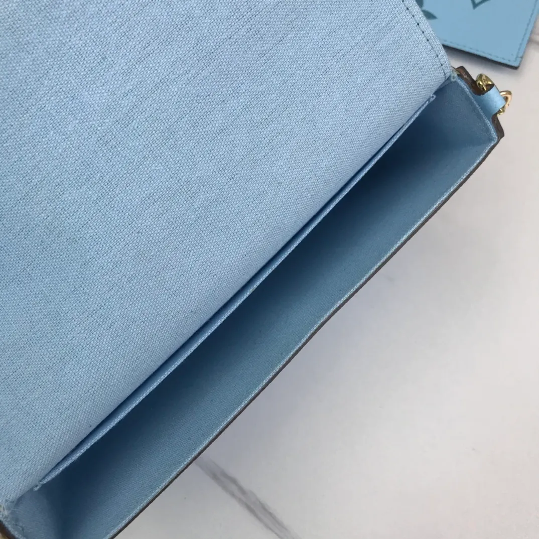All categories Official website "Brand Women's Bags" Women's Bags 💙 LV 2022 official new LV crossbody bag wholesale 58001000 High quality Size: 21-12-3CM