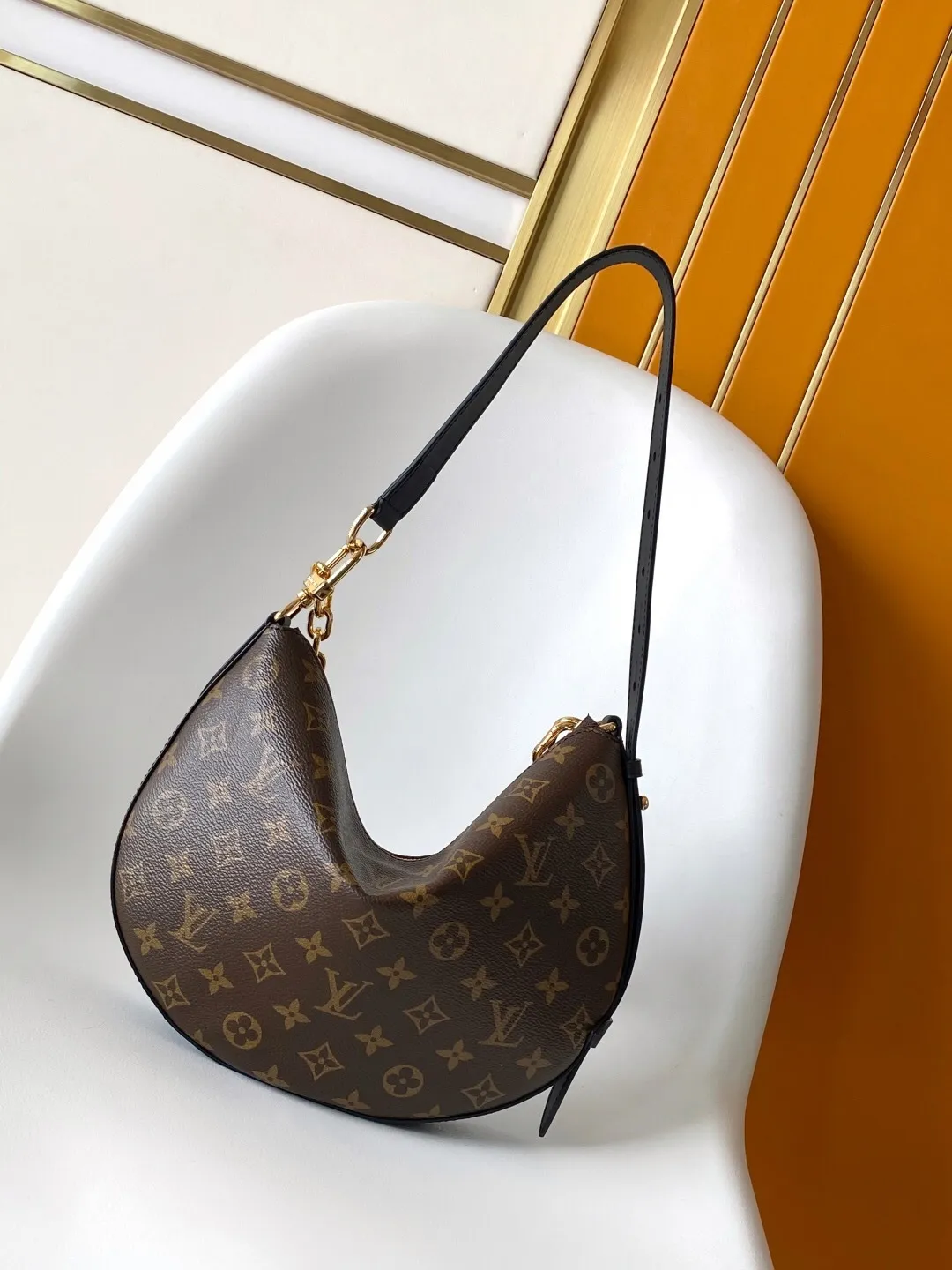 All categories Official website "Brand Women's Bags" Women's Bags 💙 LV 2025 new LV armpit bag