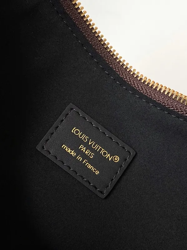 All categories Official website "Brand Women's Bags" Women's Bags 💙 LV 2025 new LV armpit bag