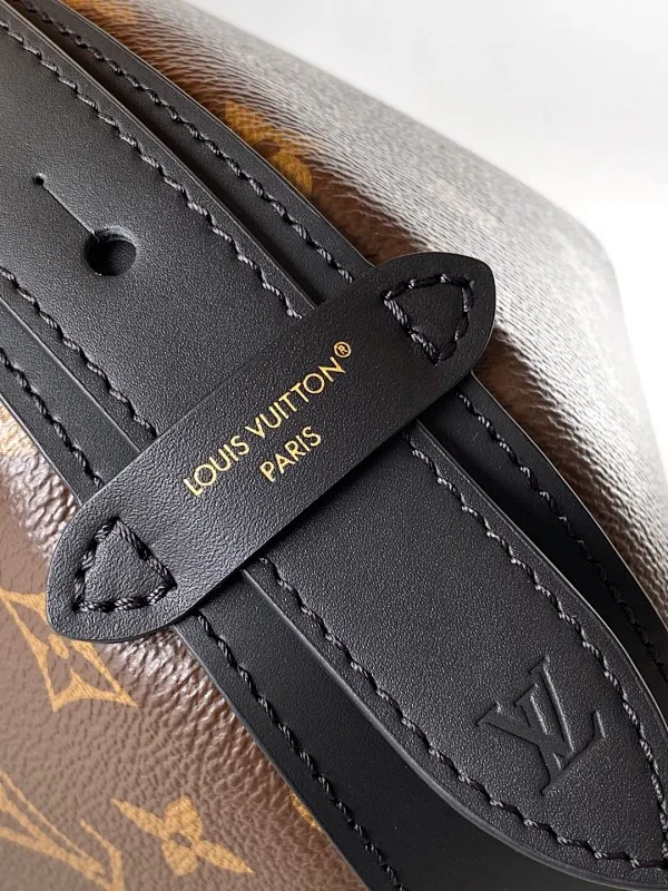 All categories Official website "Brand Women's Bags" Women's Bags 💙 LV 2025 new LV armpit bag