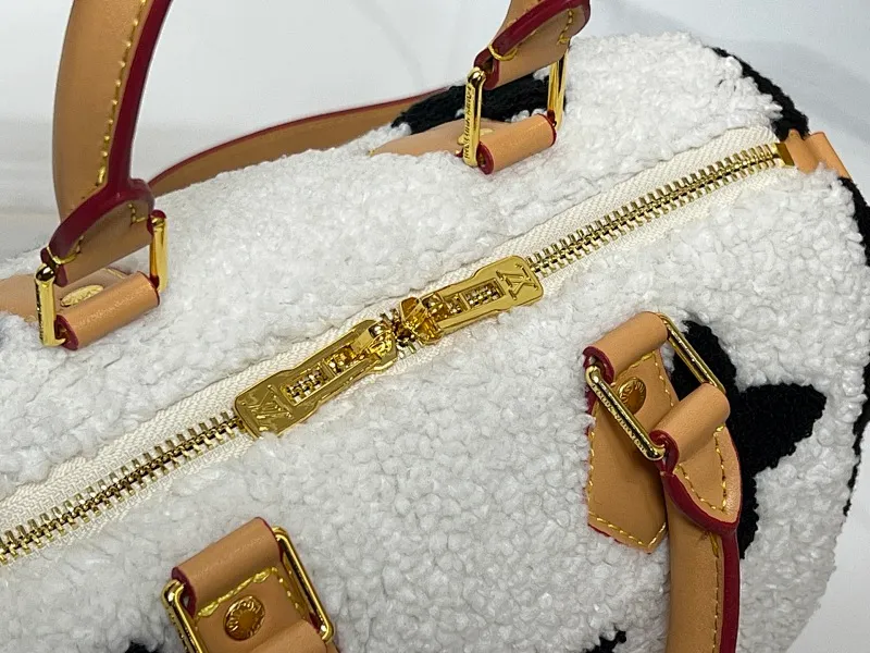 All Categories Official Website "Brand Women's Bags" Women's Bags 💙 LV 2026 New LV Crossbody Bag