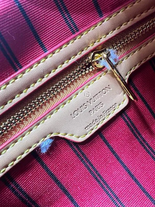 All Categories Official Website "Brand Women's Bags" Women's Bags 💙 LV 2026 New LV Crossbody Bag