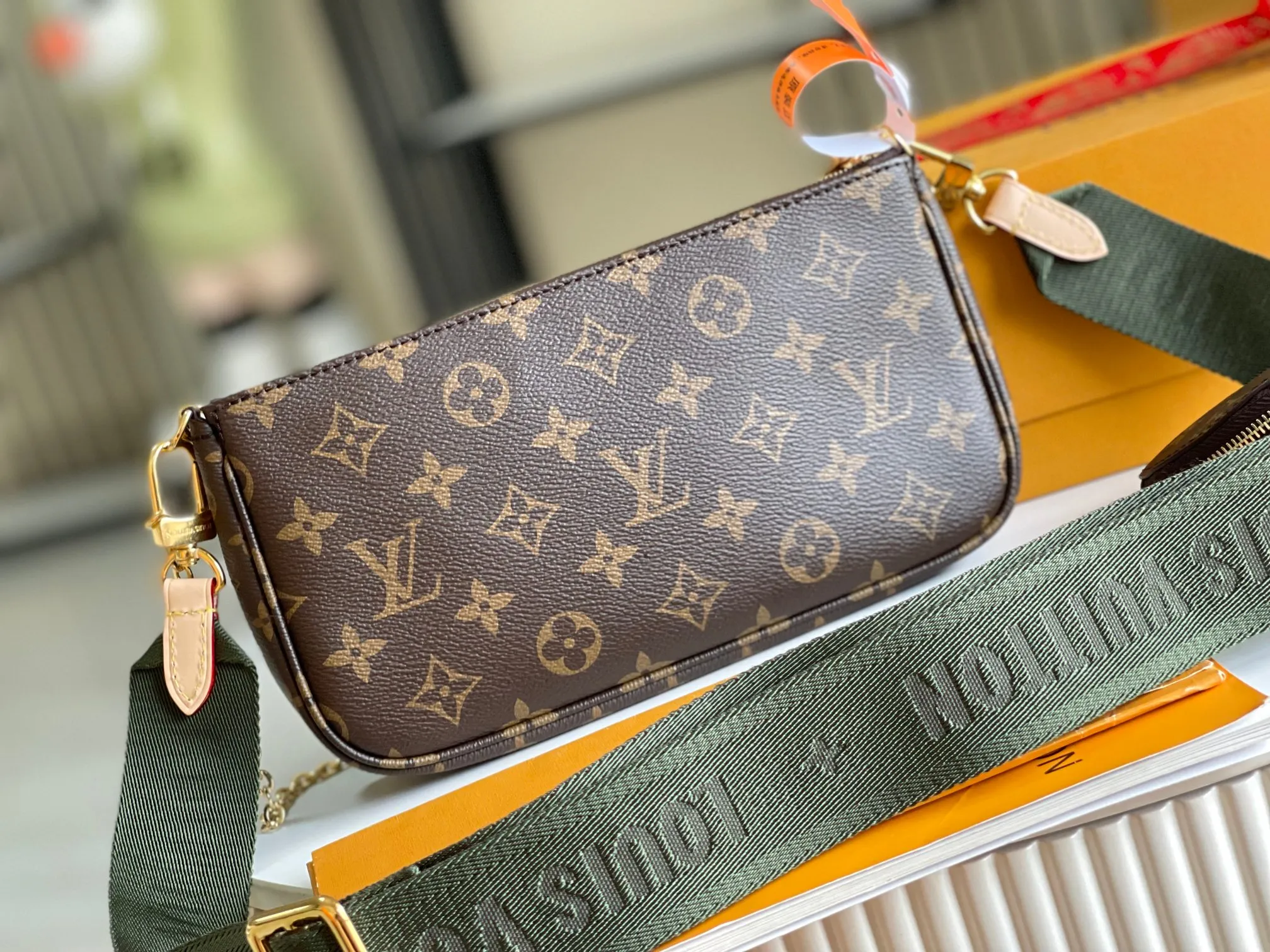 All Categories 💚 Authentic Grade Bags 💚 LV 2026 New LV Top Replica Crossbody Shoulder Bag