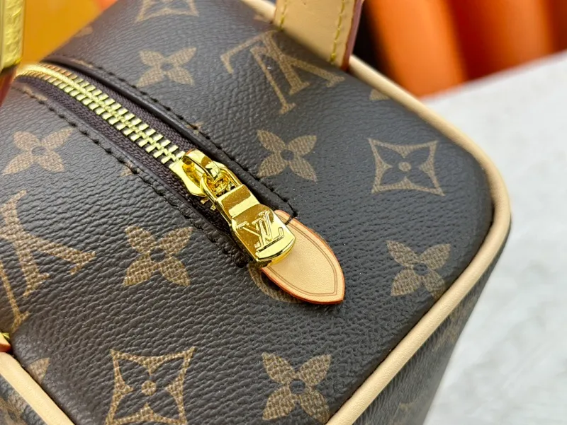 All Categories Official Website "Brand Women's Bags" Women's Bags 💙 LV 2024 New LV Cosmetic Bag