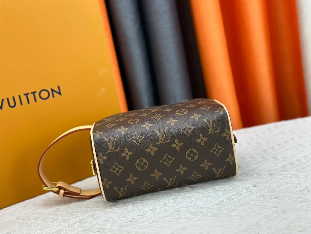 All Categories Official Website "Brand Women's Bags" Women's Bags 💙 LV 2024 New LV Cosmetic Bag
