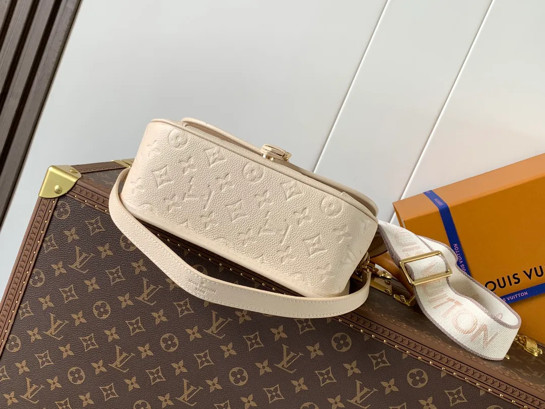 All Categories Official Website "Brand Women's Bags" Women's Bags 💙 LV 2026 New LV Crossbody Bag
