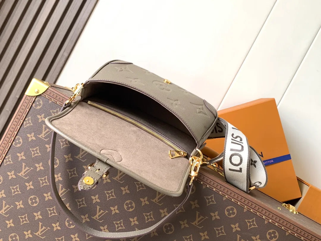 All Categories Official Website "Brand Women's Bags" Women's Bags 💙 LV 2026 New LV Crossbody Bag