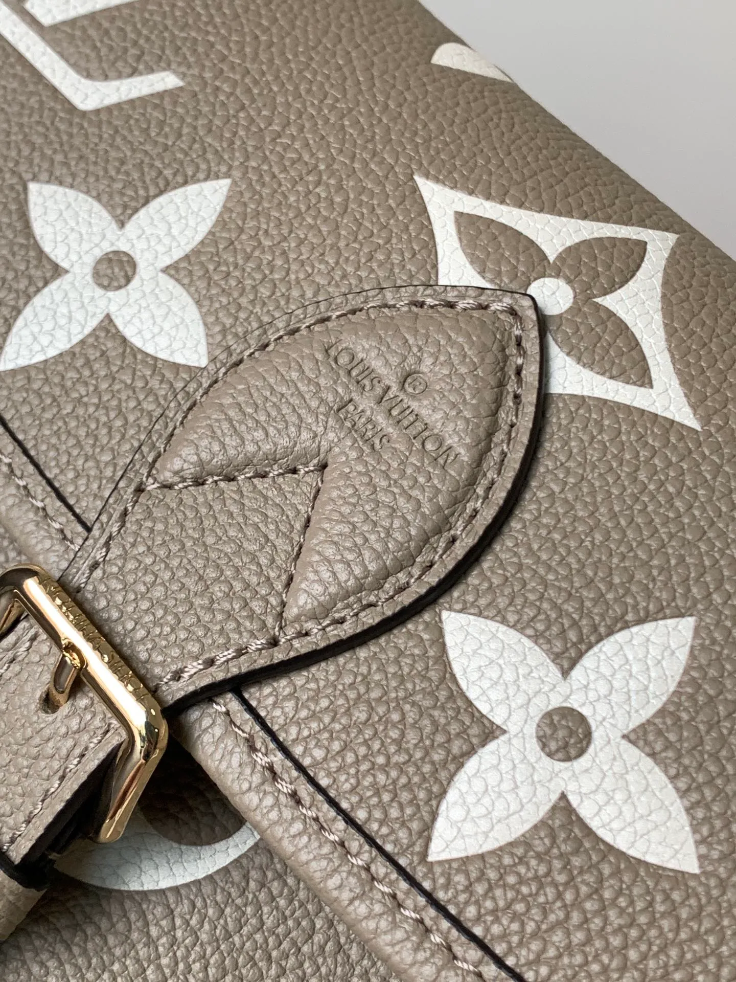 All Categories Official Website "Brand Women's Bags" Women's Bags 💙 LV 2026 New LV Crossbody Bag