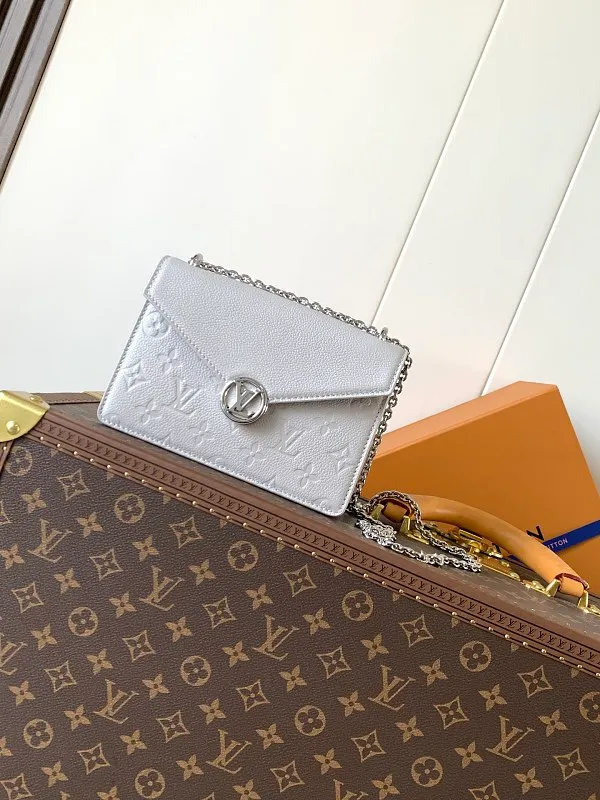All Categories Official Website "Brand Women's Bags" Women's Bags 💙 LV 2026 New LV Crossbody Bag