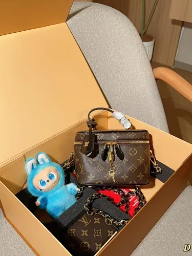 All categories Official website "Brand Women's Bags" Women's Bags 💙 LV 2025 new LV set box vanity cosmetic bag cosmetic case