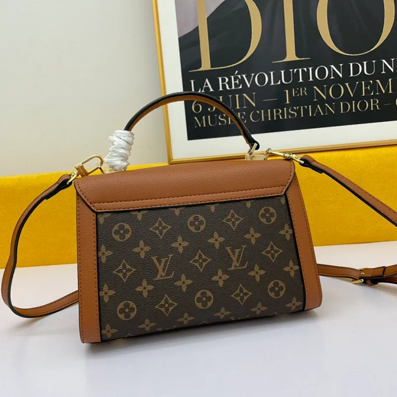 All categories Official website "Brand Women's Bags" Women's Bags 💙 LV 2022 official new LV patented cowhide crossbody bag wholesale 58002100 High quality Size: 26-18-8 CM