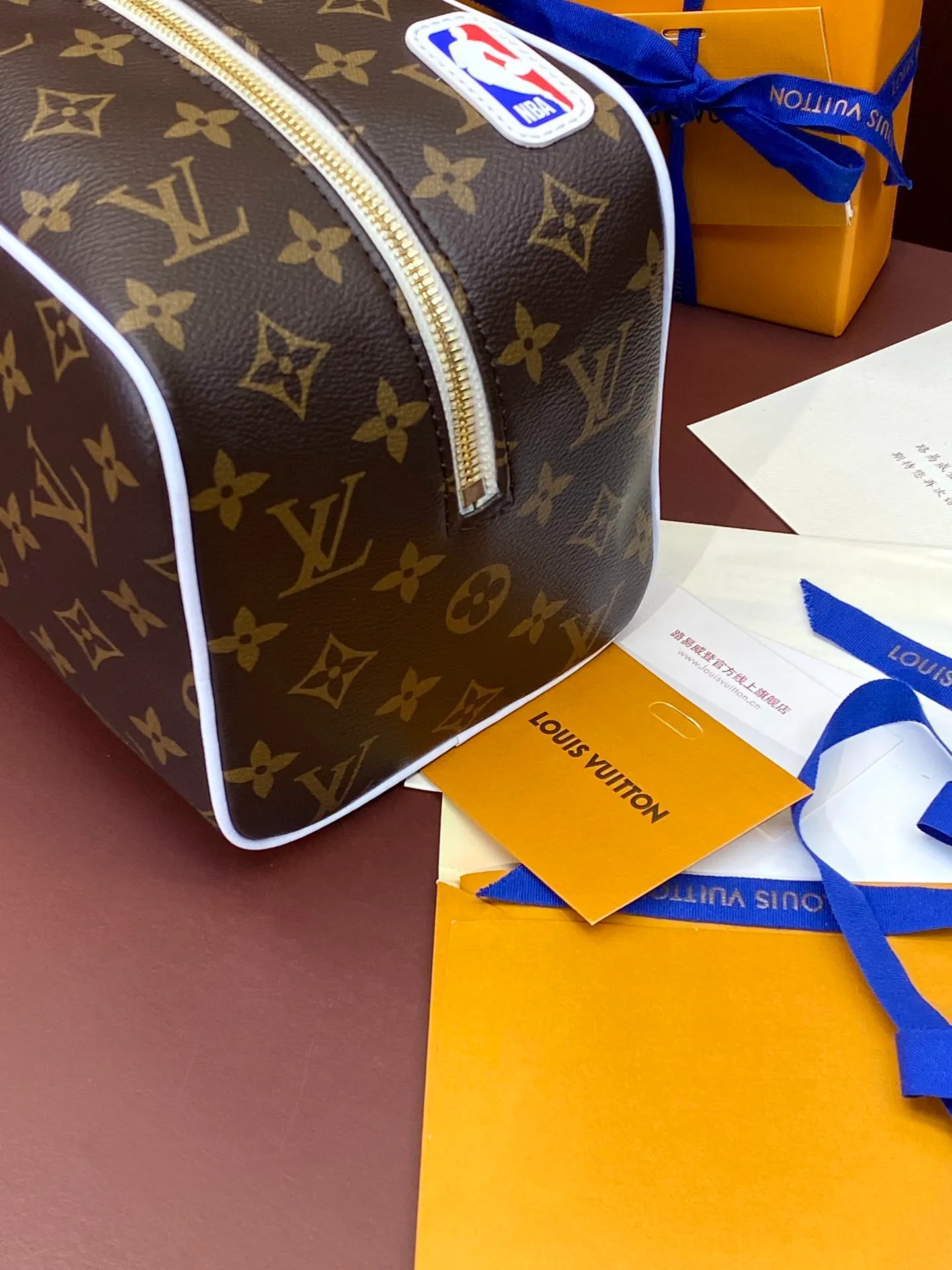 All categories Official website "Brand Women's Bags" Women's Bags 💙 LV 2025 new LV toiletry bag