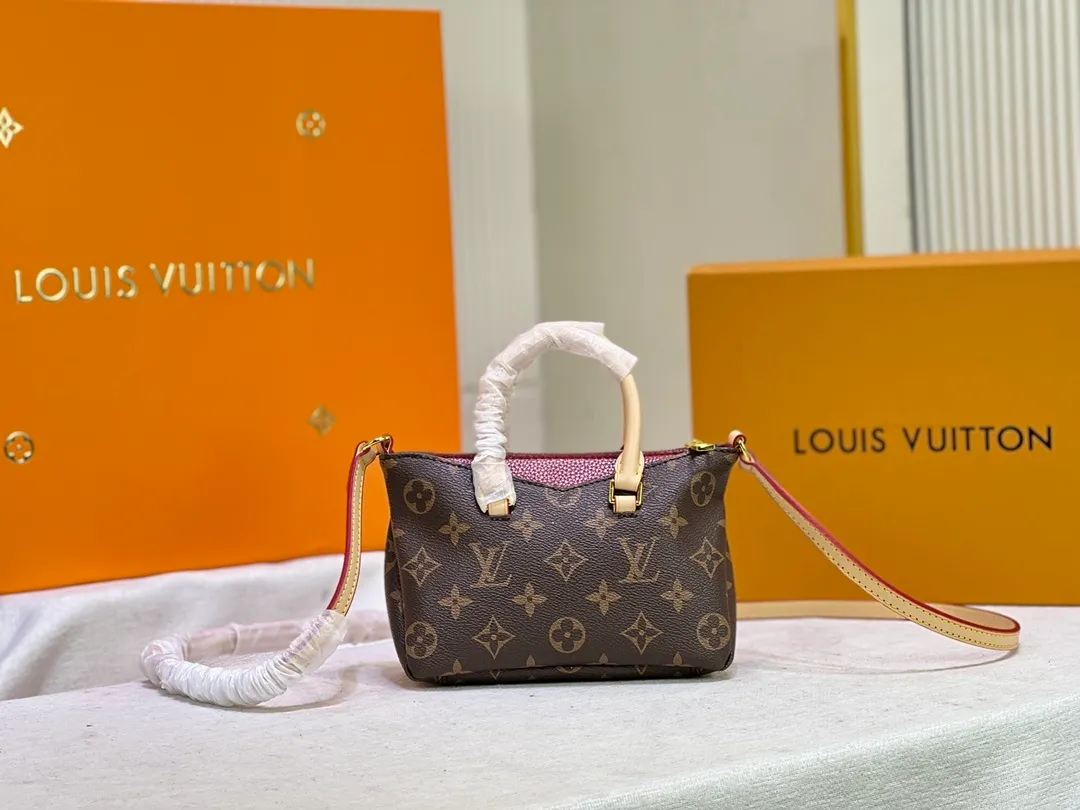 All categories Official website "Brand Women's Bags" Women's Bags 💙 LV 2022 official new LV crossbody bag wholesale 58001300 High quality Size: 16-11-7CM