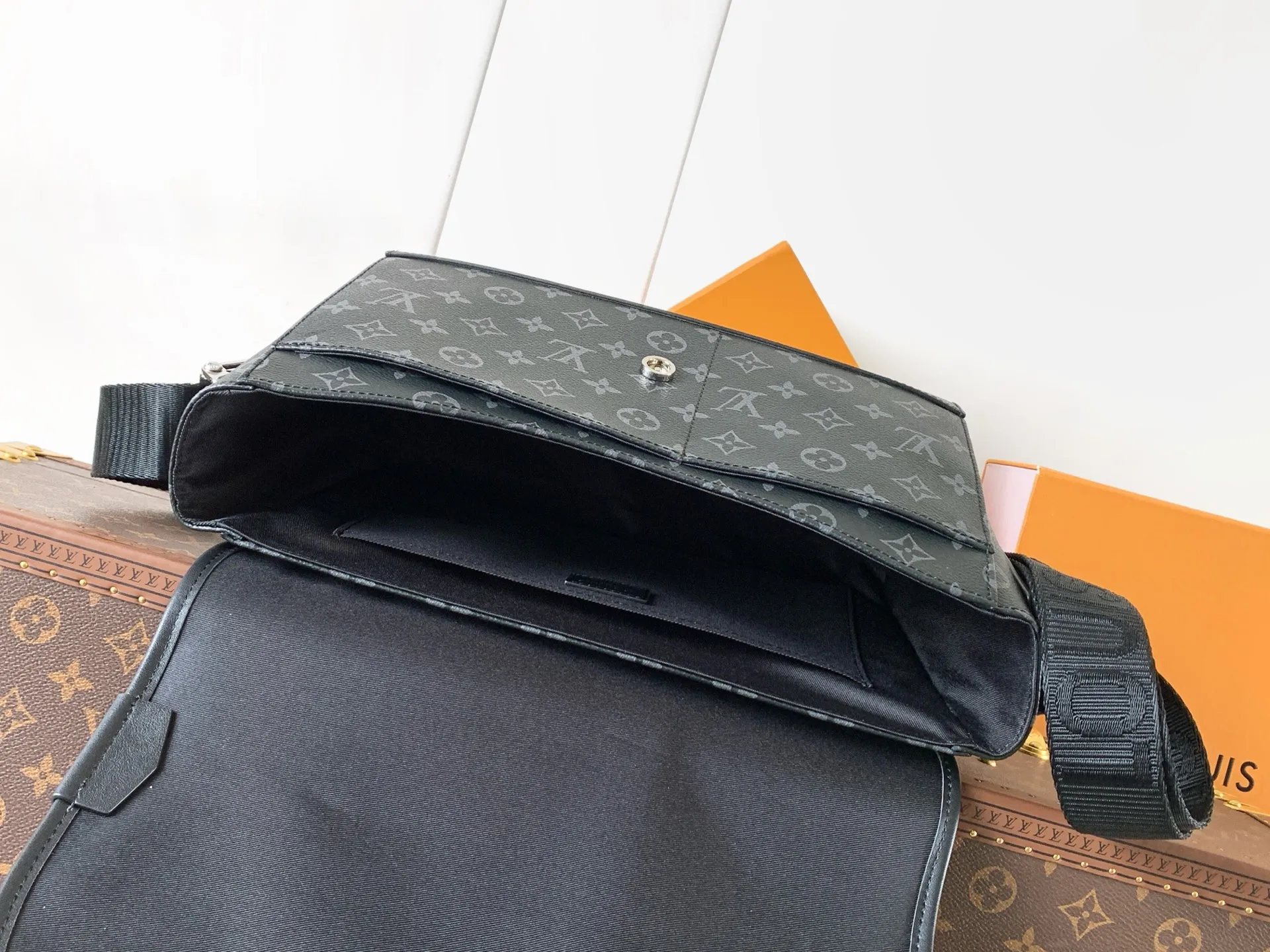All Categories Official Website "Brand Women's Bags" Women's Bags 💙 LV 2026 New LV Crossbody Bag