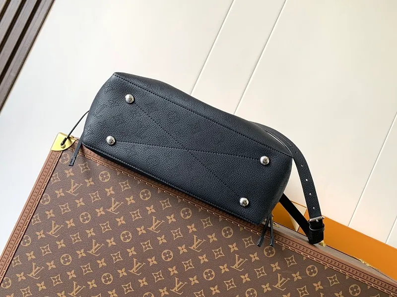 All categories Official website "Brand Women's Bags" Women's Bags 💙 LV 2026 new LV hand-held crossbody bag