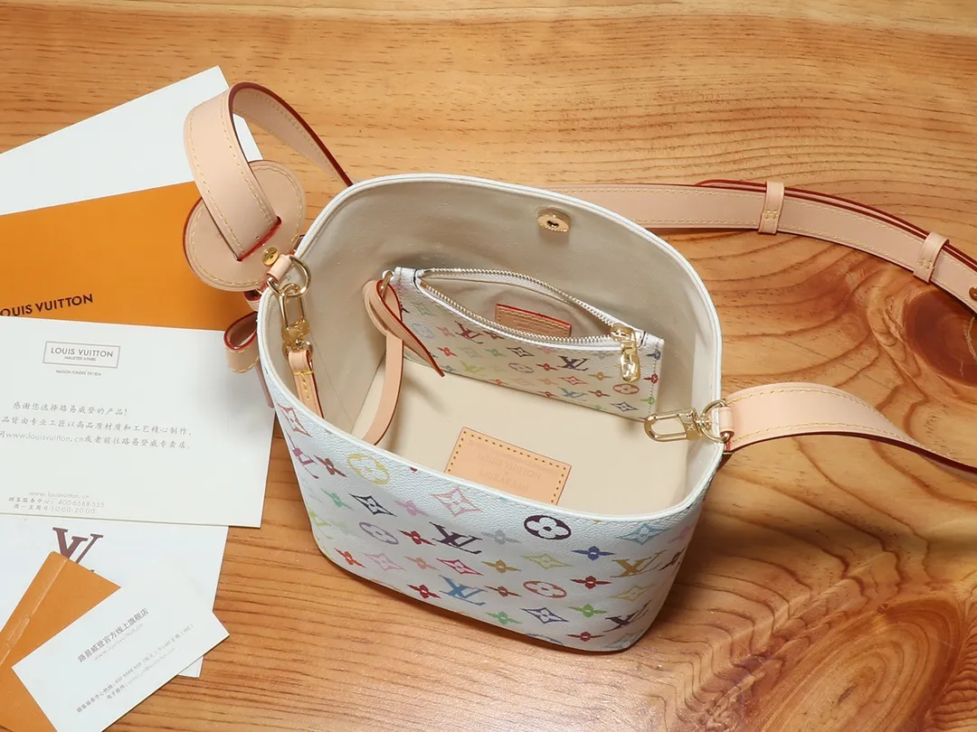 All Categories Official Website "Brand Women's Bags" Women's Bags 💙 LV LV 2026 New Crossbody Shoulder Bag