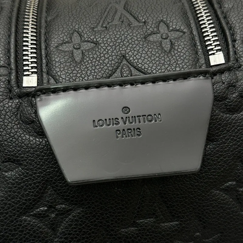 All categories Official website "Brand Women's Bags" Women's Bags 💙 LV 2024 official website new LV toiletry bag