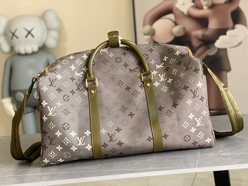 All categories 💚 Authentic bags 💚 LV LV new travel bag