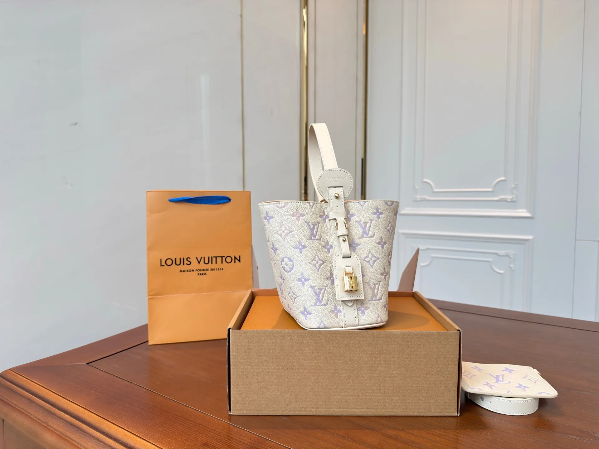 All Categories Official Website "Brand Women's Bags" Women's Bags 💙 LV 2025 New LV Crossbody Bag