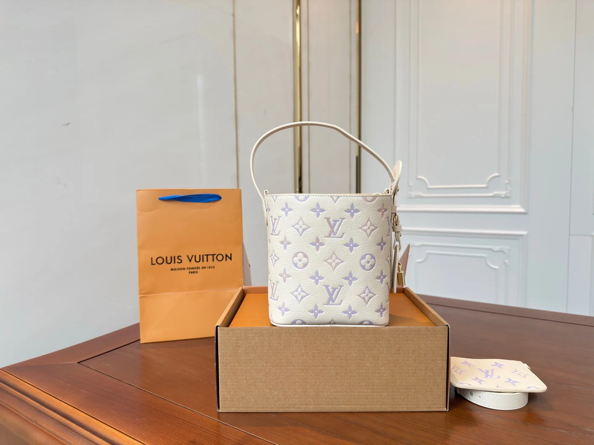 All Categories Official Website "Brand Women's Bags" Women's Bags 💙 LV 2025 New LV Crossbody Bag
