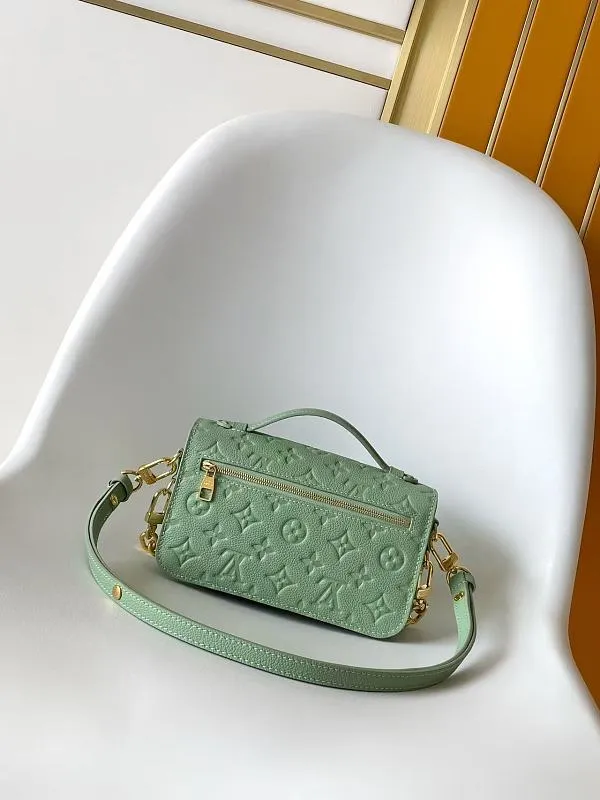 All categories Official website "Brand Women's Bags" Women's Bags 💙 LV LV2026 new crossbody bag