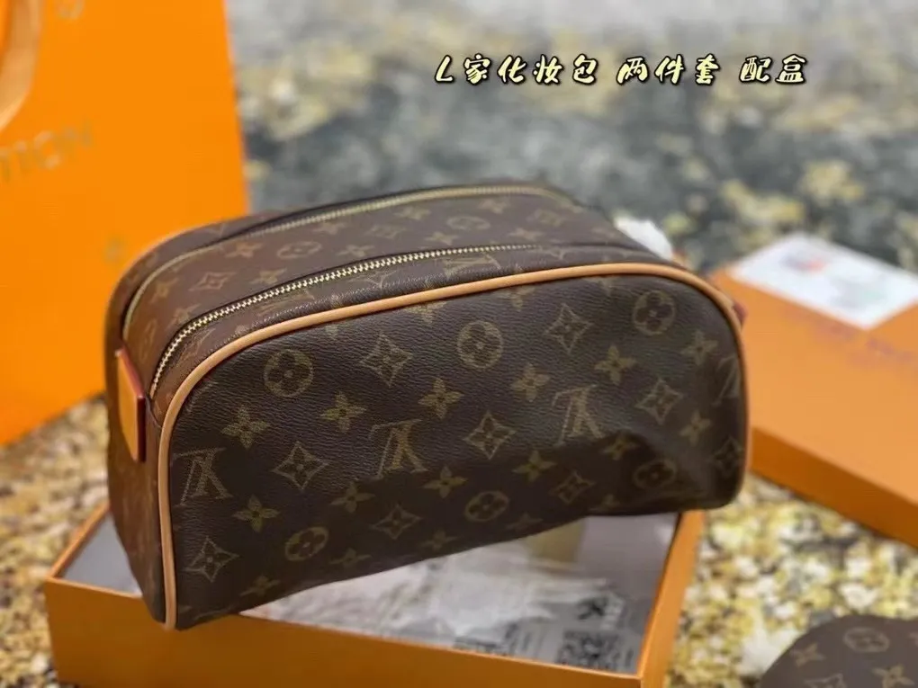 All categories Official website "Brand Women's Bags" Women's Bags 💙 LV fine imitation LV, high imitation LV bags, LV handbags, 2023 official latest version LV cosmetic bag, LV bag factory, recommended bags, size: 27-14-15.5CM