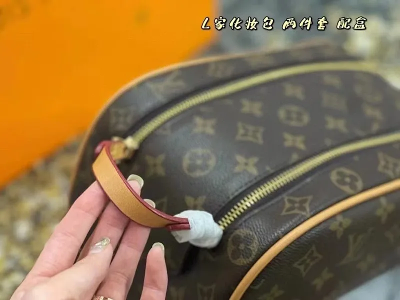 All categories Official website "Brand Women's Bags" Women's Bags 💙 LV fine imitation LV, high imitation LV bags, LV handbags, 2023 official latest version LV cosmetic bag, LV bag factory, recommended bags, size: 27-14-15.5CM